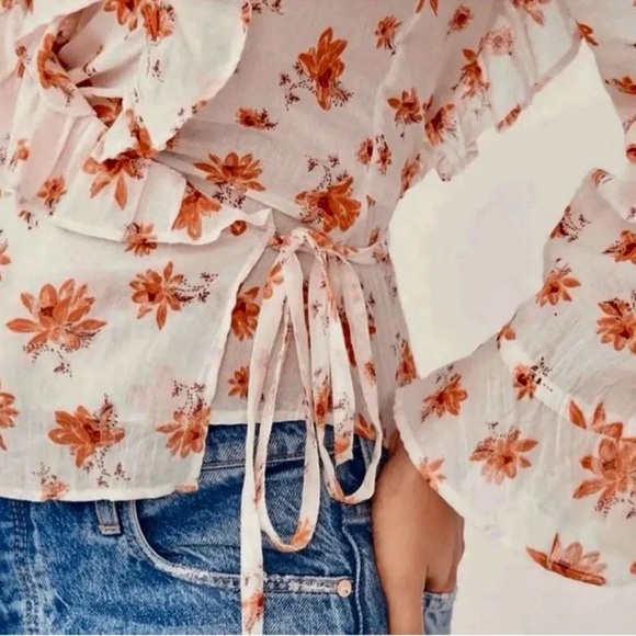 The Amanda Ruffle Top - Picture 2 of 7